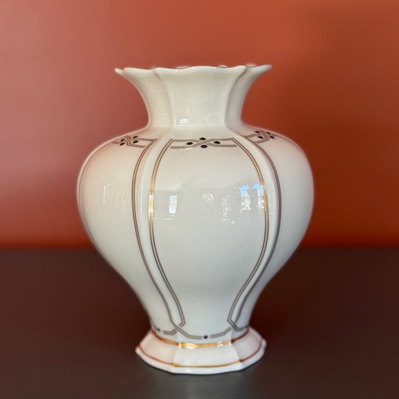 Lenox Vase "Vanguard Collection" 1990's Raised dots, Art Deco motif  7" T - Picture 8 of 11